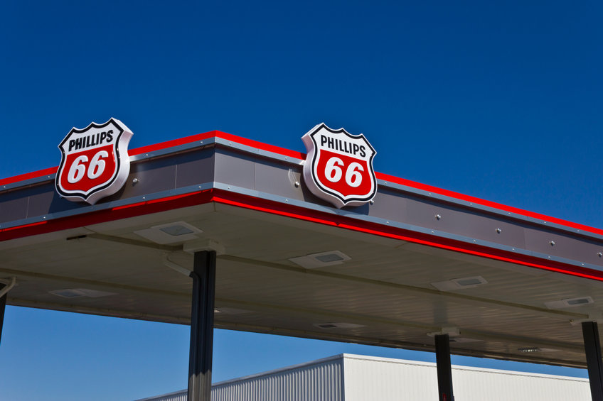 As the US oil stocks regain momentum amidst resilient refining margins and shareholder-friendly capital allocation, Josh Brown believes two names in particular are poised for upside in the months ahead. Brown is a widely followed market commentator on CNBC and the chief executive of New York-based independent advisory firm, Ritholtz Wealth Management. Energy is a sector often overshadowed by technology and consumer giants, but there are currently opportunities within this space that are just too hard to ignore, according to Josh Brown.The following are the two best oil stocks he recommends owning heading into 2026.Phillips 66 (NYSE: PSX)Josh Brown is bullish on Phillips 66 after the Houston-headquartered firm reported market-beating financials for its third quarter on October 29th.PSX earned $2.52 on a per-share basis (adjusted) in its fiscal Q3 on $34.98 billion revenue, handily beating Street estimates as refining utilization hit 99% – the highest since 2018.In the earnings release, Mark Lashier – the company’s chief executive – highlighted “world-class operations” and record clean product yields, reinforcing Phillips 66’s operational strength.<a href="https://www.youtube.com/watch?v=38msidC8z3o">Speaking with CNBC</a>, Brown agreed that PSX shares “have really been the laggard” compared to peers like Valero, but dubbed Q3 “the quarter where they got their act together.”Phillips 66 returned $751 million to shareholders through dividends and buybacks, further aligning with his emphasis: “the most important thing with the name is returning capital to shareholders.”Strategically, the NYSE-listed firm completed its $1.4 billion acquisition of the remaining stake in WRB Refining LP – gaining full control of the Wood River and Borger refineries.The transaction simplified its portfolio and enhanced margin capture. With solid cash flow, a clean balance sheet, and visible progress on its Golden Triangle and Ras Laffan polymer projects, PSX is evolving into a more integrated energy player.For investors seeking exposure to downstream strength and disciplined capital returns, Phillips 66 stock is no longer the laggard – it’s a contender.Marathon Petroleum (NYSE: MPC)Josh Brown remains constructive on Marathon Petroleum ahead of its quarterly earnings scheduled for November 4th.Expectations are for the Findlay-headquartered firm to report $2.91 a share of adjusted earnings, driven by strong refining margins and stable throughput volumes.MPC’s refining segment has consistently delivered, and its midstream arm – via MPLX – adds a layer of cash flow stability that investors prize.Josh Brown is unequivocal in his stance: “I just think the publicly traded refinery look really good.” He agreed that Marathon shares have already broken out, and recommends sticking with them for the long haul.Beyond earnings, Marathon Petroleum’s capital discipline really stands out. The NYSE-listed firm has aggressively repurchased shares and maintained a generous dividend (1.86% yield currently).Its refining footprint, including the Galveston Bay and Garyville complexes, positions it to benefit from resilient US fuel demand and export flows.In short, heading into 2026, MPC remains a top-tier US oil stock with momentum, margin strength, and shareholder alignment. Wall Street analysts currently have consensus “overweight” rating on Marathon shares as well.The post <a href="https://invezz.com/news/2025/10/30/josh-brown-reveals-two-best-oil-stocks-to-own-heading-into-2026/">Josh Brown reveals two best oil stocks to own heading into 2026</a> appeared first on <a href="https://invezz.com/">Invezz</a>